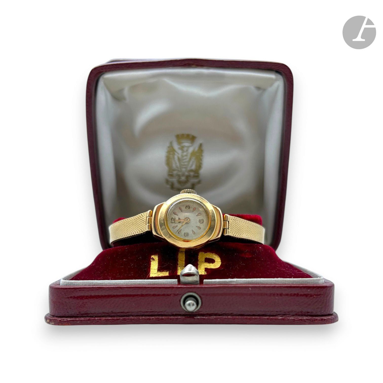 LIP
Montre-bracelet de dame en or 750/°°°. 
La boîte et le bracelet en or. 
Fond de boîte numéroté 152 2347. 
Poids brut : 20.8g

Avec sa boîte.

FRAIS DE VENTE : 8% HT