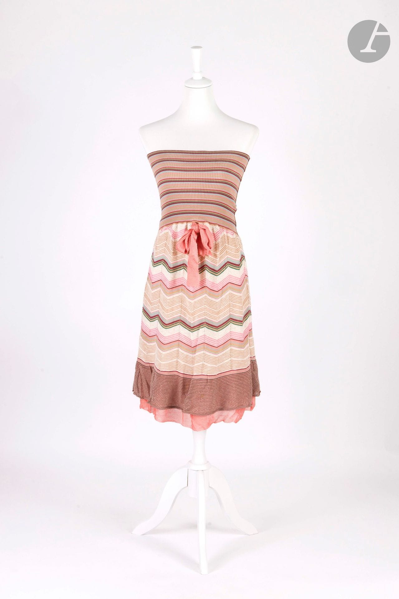 MISSONI
Three-piece: two minidresses and a cardigan. S.36 approx.