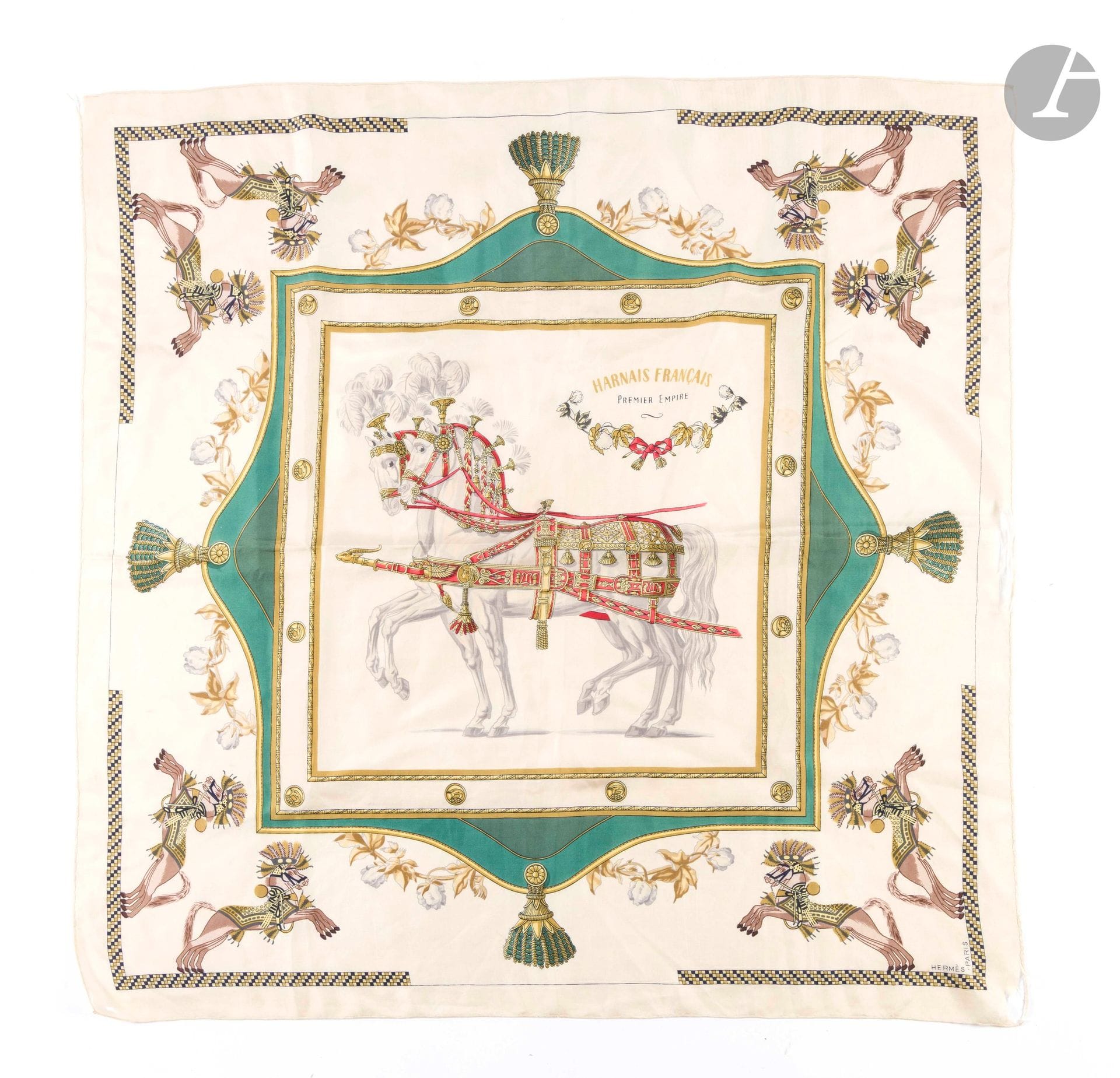 HERMÈS PARIS
Carré 90 en twill de soie "Harnais français Premier Empire", fond crème
(déchirures et fils tirés, en l'état)