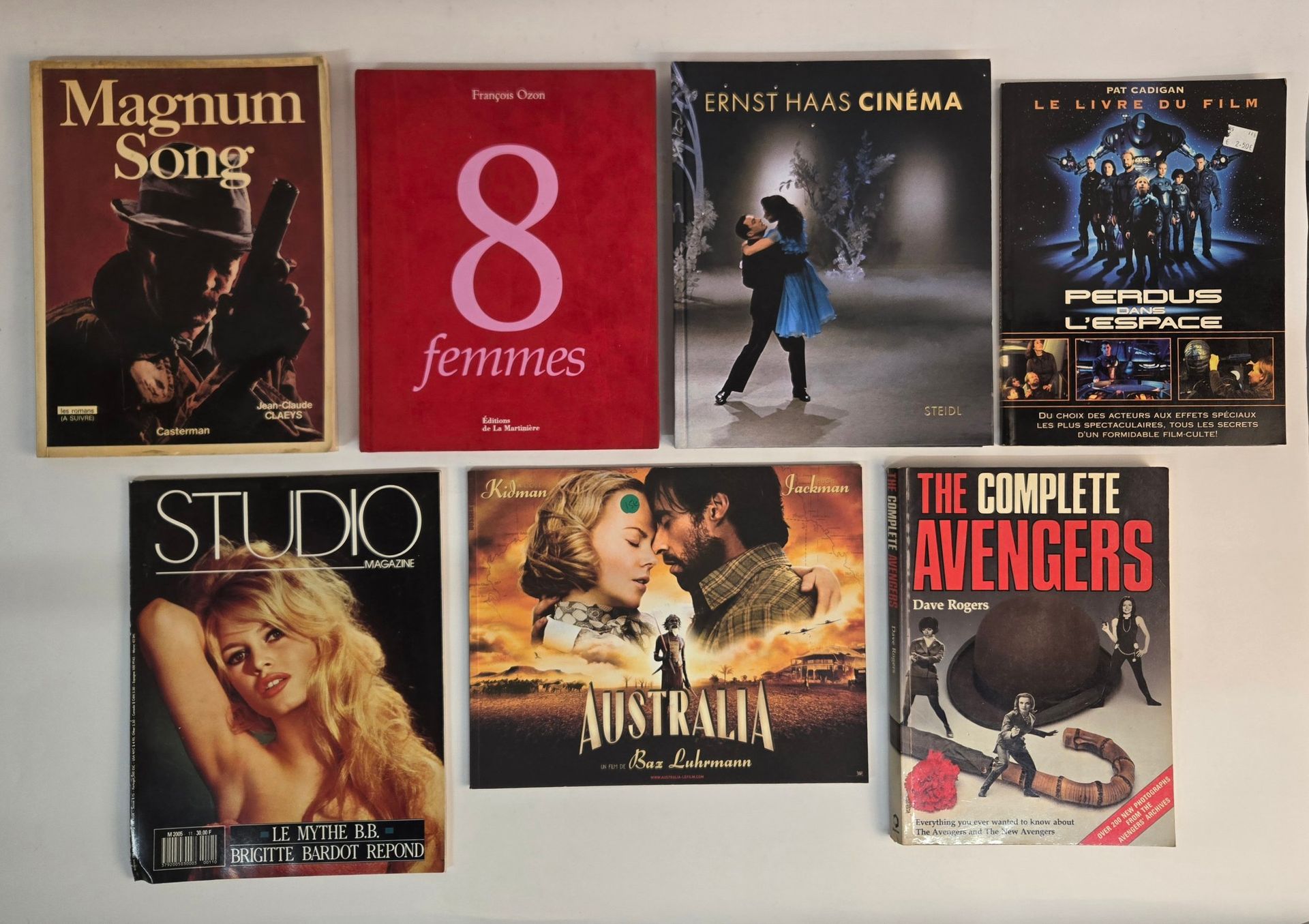 CINÉMA
Ensemble de 7 ouvrages : 
LIVRET DU FILM AUSTRALIA - Film de Baz Luhrmann, Twentieth Century Fox, 2008
LIVRE DU FILM PERDUS DANS L’ESPACE, Pat Cadigan, 1998
STUDIO MAGAZINE, Le Mythe B.B. - Brigitte Bardot répond, février 1988
ROGERS Dave, The complete avengers, Boxtree, 1989
CLAEYS Jean-Claude, Magnum Song, Les romans (à suivre), Casterman, 1981
OZON François, 8 femmes, Éditions de la Martinière, 2002
MOSER Walter, Ernst Haas - Cinéma, Steidl, 2014