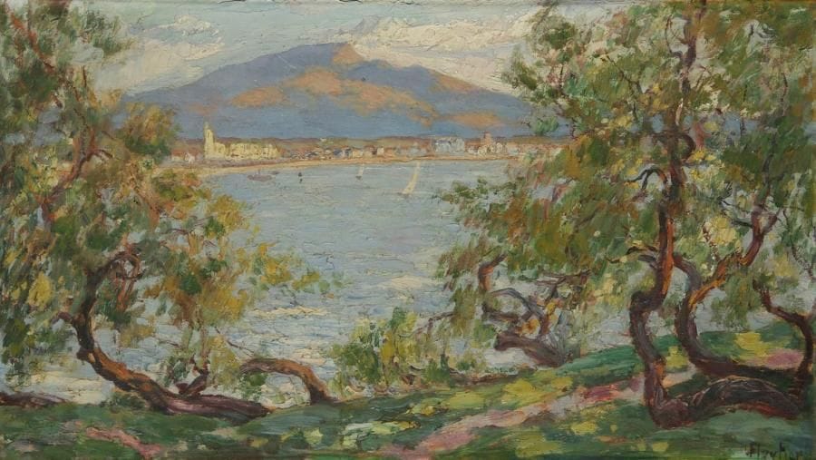 Louis FLOUTIER (1882-1936)
La Baie de Saint-Jean-de-Luz et la Rhune. Huile sur panneau. Signée en bas à droite. 25,5 x 36 cm