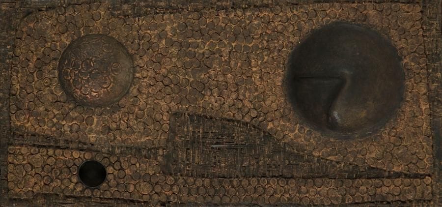 Edgard PILLET (1912-1996)
Creuset. Sculpture en résine noire à patine or. Signée au dos. 34 x 71 cm