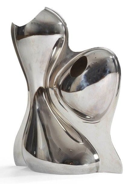 Ron ARAD (né en 1951) pour ALESSI
Babyboop, modèle créé en 2002
Vase sculpture.
Épreuve en inox poli miroir.
Marqué du cachet ALESSI Italy – Inox 10/18 – Ron ARAD – 2002 sous la base.
Hauteur : 30,7 cm