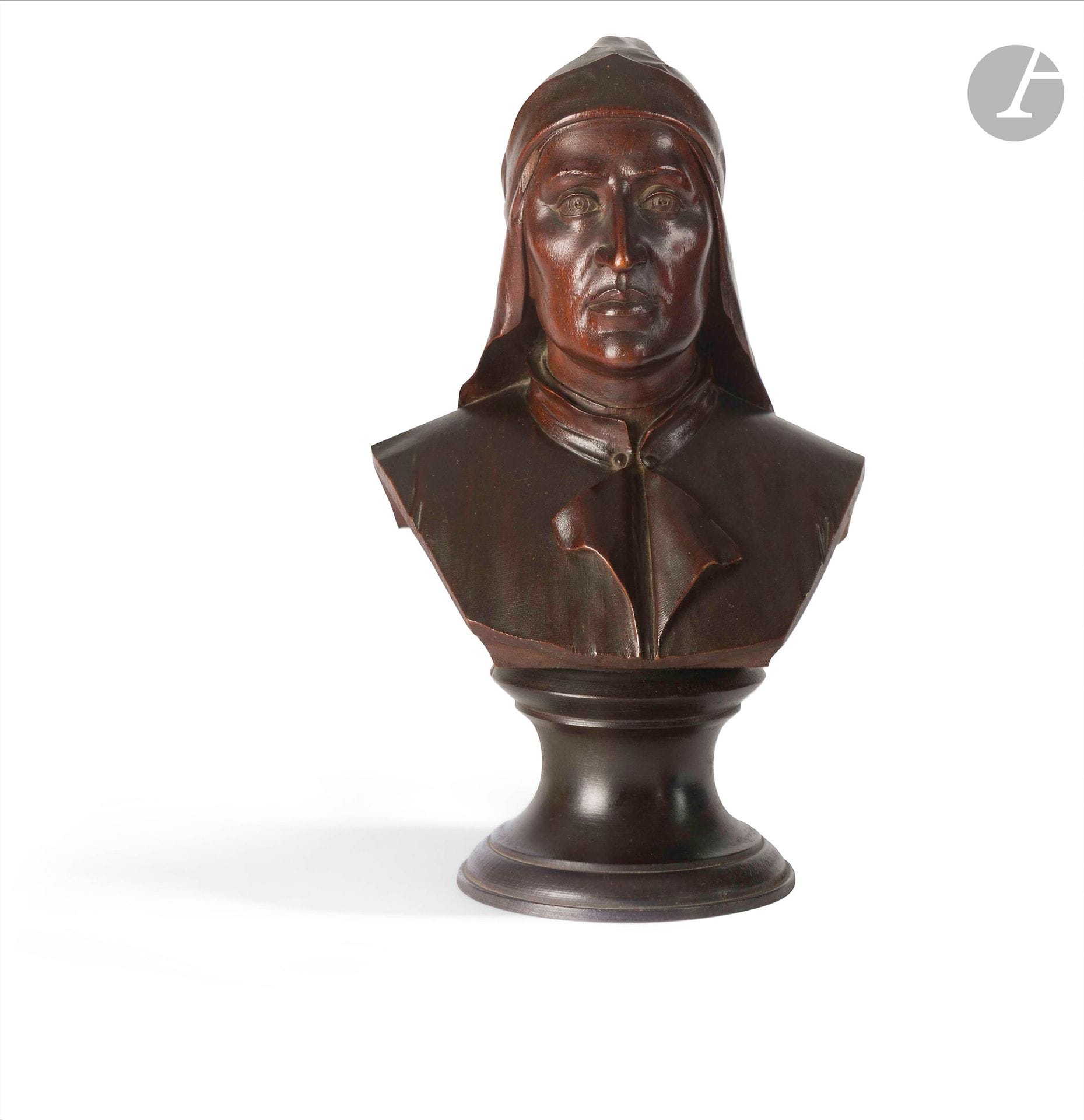 Luigi FRULLINI (1839-1897)
Dante
Noyer sculpté sur piédouche
Signé et situé " Firenze "
H. : 31 cm

Luigi Frillini fut professeur à l'académie des beaux-arts de Florence. Il reçut de nombreuses commandes suite aux présentations de son travail aux Expositions Universelles de 1862, 1867, 1873 et 1878, notamment une garniture complète commandée par le baron de Rothschild en 1873.
Il reçoit la médaille d'or en 1878 à l'Exposition Universelle de Paris pour ses meubles en bois style Renaissance.