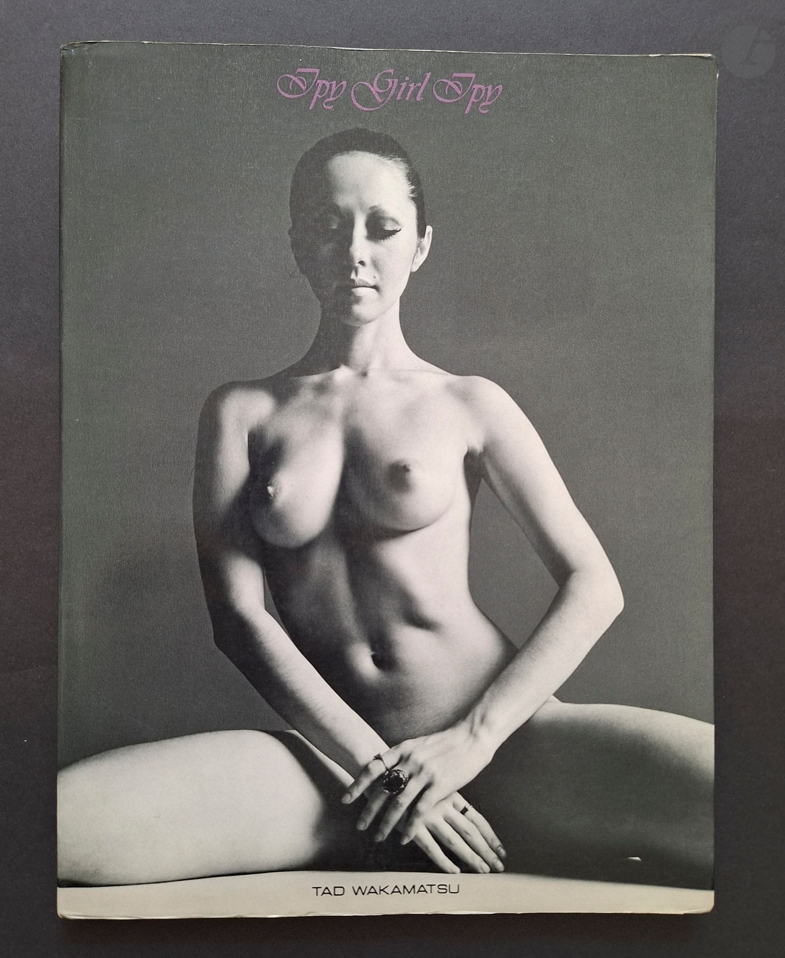 WAKAMATSU, TAD
Ipy Girl Ipy.
Heibonsha, Tokyo, 1970.
In-4 (28 x 21 cm). Édition originale, brochée. Couverture souple illustrée à rabats.