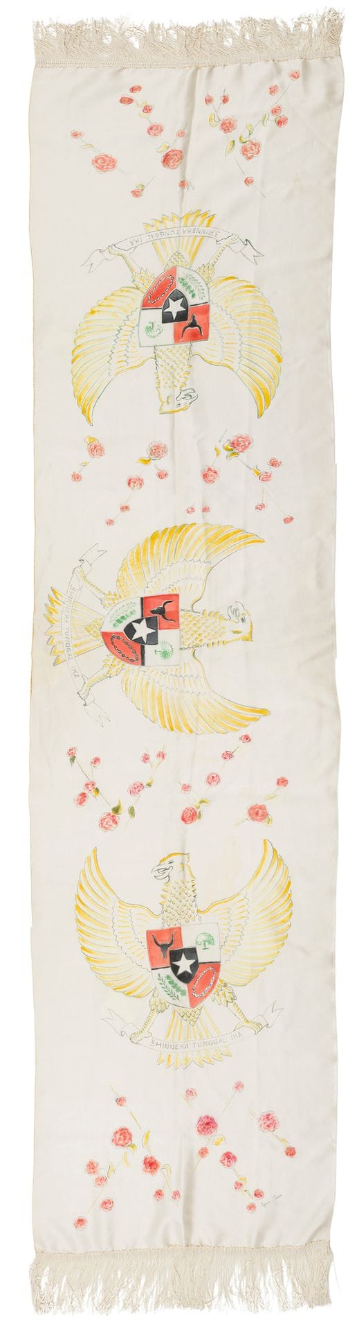 Wladyslaw CYANKIEWICZ, known as CYAN (1912-1981)
Silk scarf with painted decoration of three emblems of the Republic of Indonesia (with its motto "Bhinneka Tunggal Ika").
Signed and located Paris.
180 x 44 cm (without bangs)

Cyan's wife, Marie-Thérèse Régnier, was an acquaintance of the lot owner's parents. 

[Poland] [Polish art] [sztuka polska]