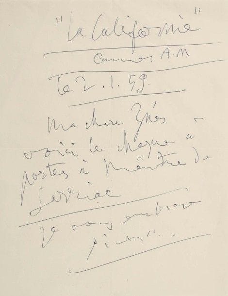 Pablo PICASSO (1881-1973). L.A.S., « La Californie » Cannes 2 janvier 1959, à Inès Sassier ; 1 page in-4 au stylo bille bleu (une enveloppe jointe de 1970).
« Ma chère Inès Voici le chèque à porter à Maître de Sarriac. Je vous embrasse »… [L’avocat Bernard de Sariac gérait la pension alimentaire que Picasso devait verser pour ses enfants Paloma et Claude.]