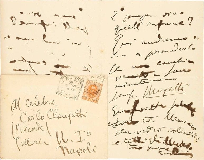 *Giacomo PUCCINI (1858-1924). L.A.S., [Rome 11 février 1896], « al celebre Carlo Clausetti », chez Ricordi, à Naples ; 2 pages in-8, enveloppe ; en italien.
Curieuse lettre, évoquant « les lubriques embrassements pédérastiques de Gigi cochon et Carlo idéal [i lubrici amplessi pederasti di Gigi porco e Carlo ideale] – que Margherita [Clausetti] descende si bas ! Quelle honte ! » Clausetti a été très mauvais, mais peu importe, on verra comment il se comporte à Naples. Mais il ne veut pas de baisers mouillés ! Lui-même est sans Musetta…