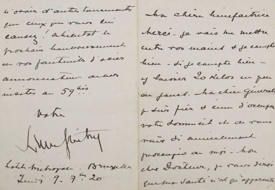 Lucien GUITRY (1860-1925) comédien, père de Sacha Guitry. 3 L.A.S., 1920-1921, [à Natalia Trouhanowa] ; 7 pages in-12.
9 septembre 1920. « Ma chère bienfaitrice, Merci, je vais me mettre entre vos mains & je compte bien […] y laisser 20 kilos en peu de jours. Ma chère générale, je suis fier et ému d’occuper votre sommeil et de vous voir si amicalement préoccupée de moi ». Sa bonne santé apparente est bien fragile ; il est à Bruxelles où il joue Pasteur, qu’il jouera ensuite à Lyon. « Chère Terpsichore je vous admire de travailler comme vous faites »… [Fin 1920]. Il n’a pu aller l’applaudir aux Folies Bergère : « Je sais votre triomphe de beauté & de talent & je vous félicite amicalement »… 18 janvier 1921. Il la remercie pour le petit chien : « j’avais besoin de quelqu’un à qui tirer les oreilles, sans que cela tire à conséquences ! »…