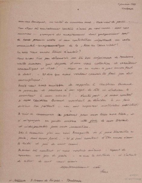 Hans BELLMER. L.A.S., Toulouse 5 janvier 1948, à Joë Bousquet ; 1 page in-4 sur papier rose. 
Il est heureux de l’avoir revu et le remercie, ainsi que pour « les anagrammes dont quelques-unes sont de tout premier ordre et une contribution importante au cadre ornemental-anagrammatique de la Rose au Cœur violet. En avez-vous trouvé d’autres ? ». Il a découvert un très bon imprimeur à Toulouse, une vielle maison « qui dispose d’une vraie collection de caractères romantiques et 1900 ! ». Comme ils désirent couvrir les frais par souscriptions, il le prie de rappeler à Christian Durand sa promesse « de souscrire à un exemplaire de tête », et d’autre part, il serait content si Mme Durand se décidait « à me faire dessiner son portrait – car mes angoisses matérielles subsistent ». Il vient de commencer les gravures pour son ouvrage en collaboration avec Nova, et réalise combien « cette joie de mon travail est indispensable pour mon maintien. Grâce à Monestier j’ai un coin tranquille où je peux travailler en paix, sans avoir froid. – Et je suis content d’être encore dans le Midi et près de mes amis »…