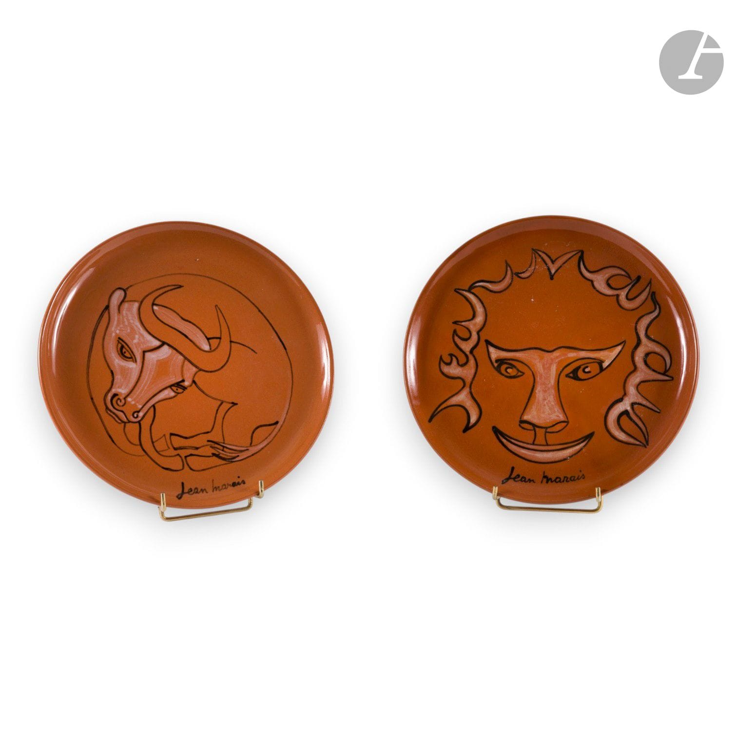 JEAN MARAIS (1913-1998)
Le Lion et Le Taureau
2 assiettes en céramique peinte sous couverte.
Signées dans la composition.
D. 24 cm

Conditions de retrait particulières : Lots à récupérer après la vente le lundi 15 et mardi 16 juin à Saint-Ouen.