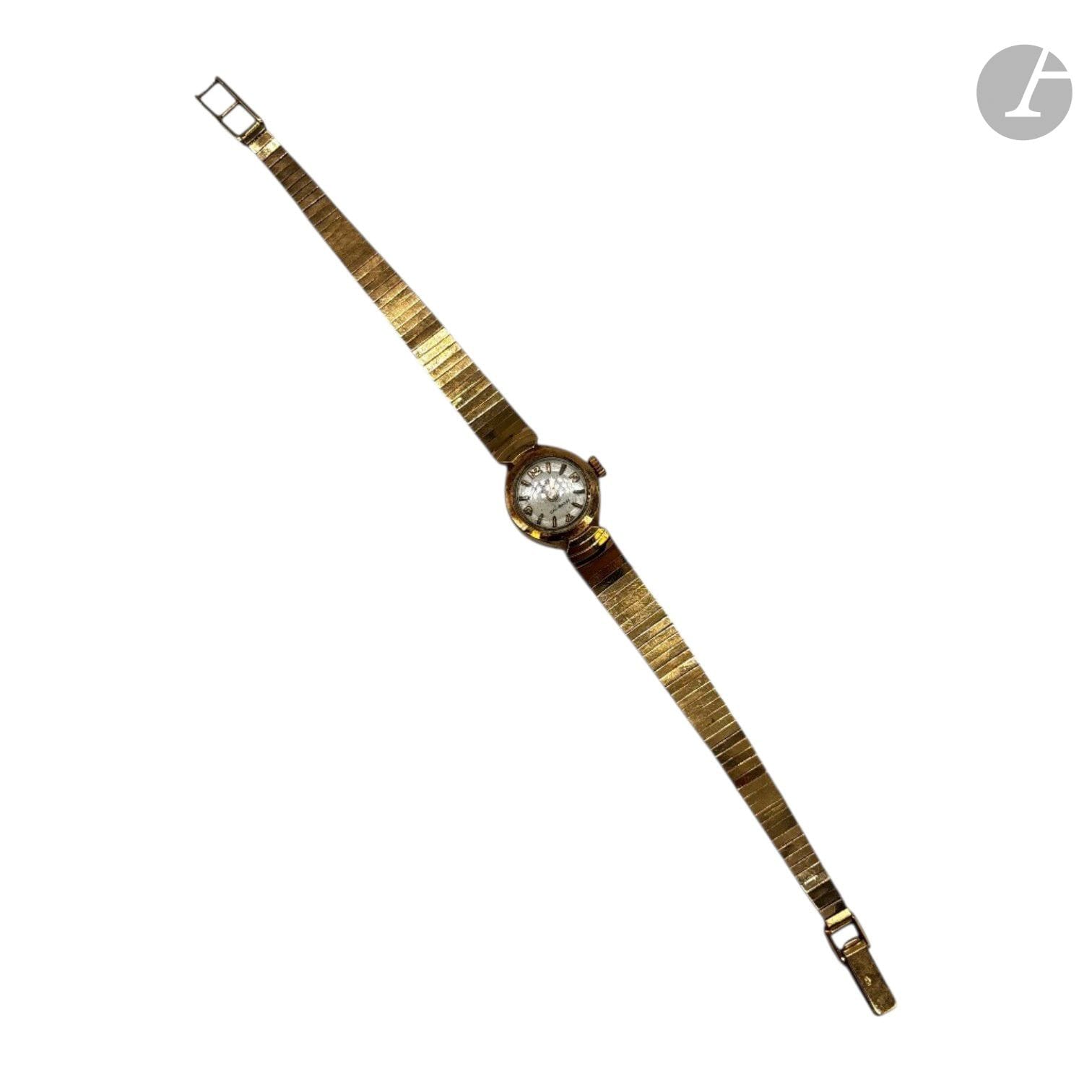 CHILEX
Montre de dame en or jaune 750/°°°, le bracelet articulé, boîtier rond, cadran crème à index bâtons et chiffres arabes, mouvement mécanique à remontage manuel. 
L. 18.5 cm 
Poids brut : 18.9 g

FRAIS ACHETEUR : 8% HT