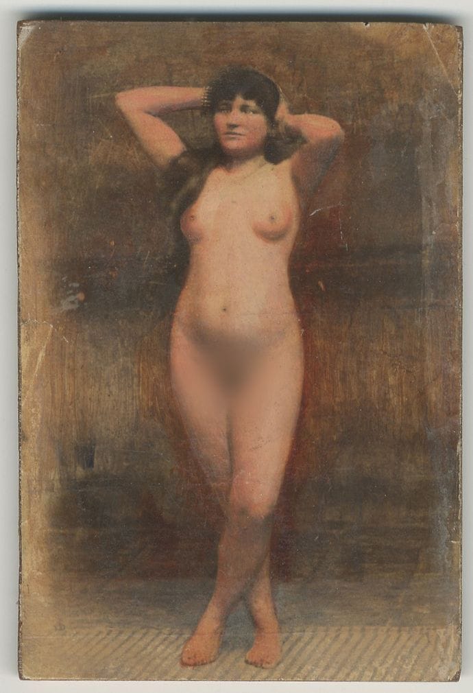 Photographe non identifié
Nu féminin, c. 1880.
Épreuve sur papier albuminé, rehaussée de couleurs et contrecollée sur panneau de bois.
12 x 8,2 cm