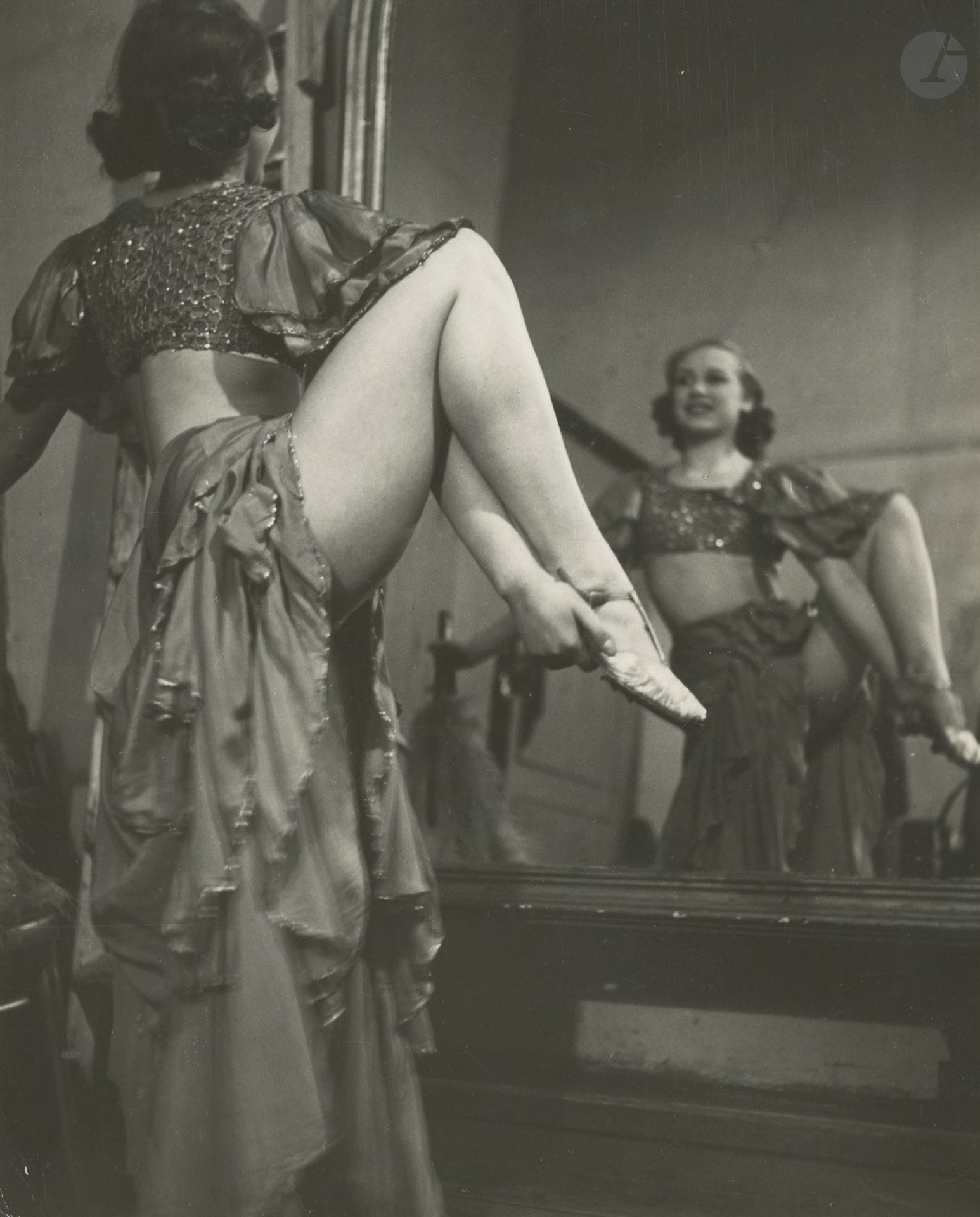 Václav Jírů (1910-1980)
Danse, c. 1935-1940.
15 épreuves argentiques d'époque. Nombreux tampons du photographe et du distributeur "Pawel Barchan" aux versos. 
Formats : de 12 x 17 à 18 x 24 cm

Provenance : Archives Pawel Barchan.