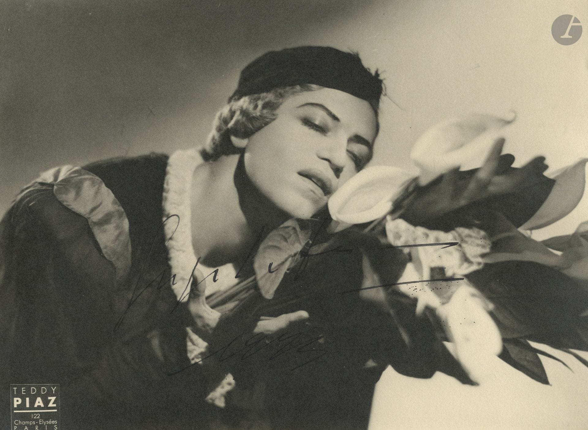 Teddy Piaz
Serge Lifar dans Giselle, 1932.
Épreuve argentique d'époque, signée et datée par le danseur. Crédit du photographe dans le négatif.
18 x 24 cm