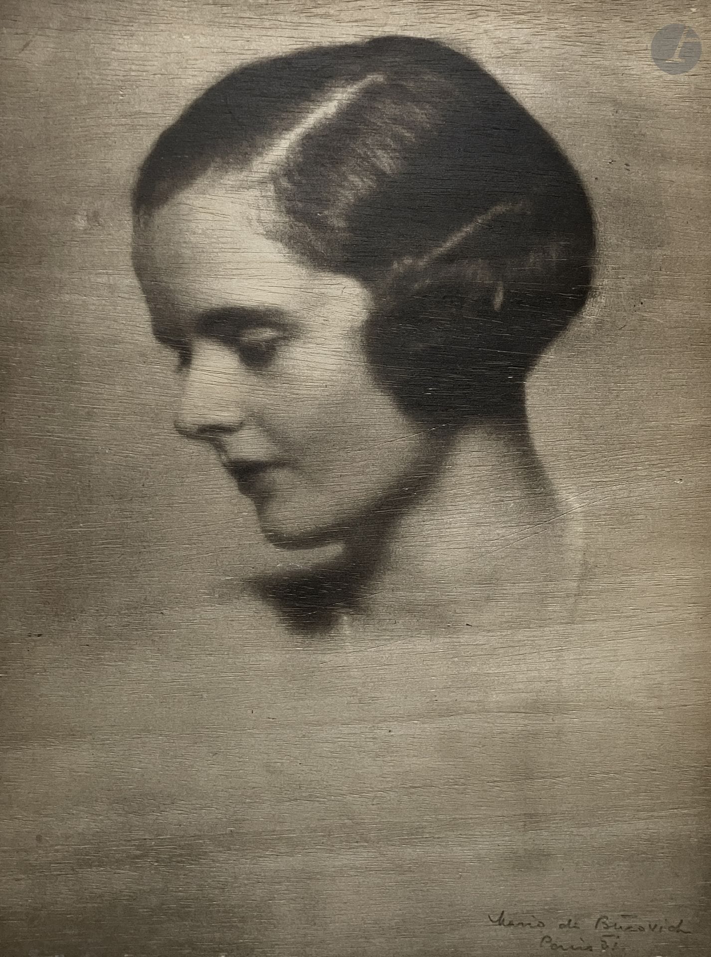 Mario von Bucovich (1884-1947) 
Portraits de femme, 1931.
Deux épreuves pigmentaires d'époque sur panneaux de bois, signées et datées au crayon en bas à droite. 
40 x 30 cm avec marges