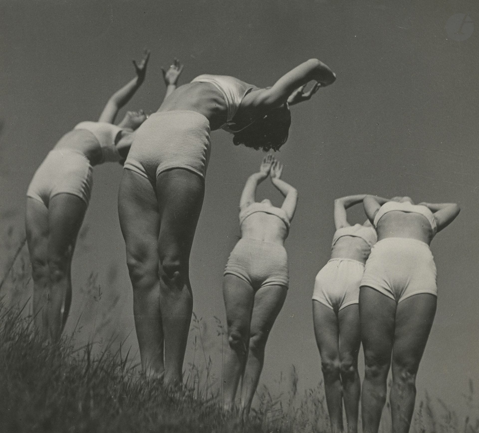 Dr. B. Kröhn
Gymnastes, c. 1935.
Épreuve argentique d'époque, tamponnée "Photo Dr. B. Krohn" au verso.
23 x 24,8 cm

Provenance : Archives Pawel Barchan.