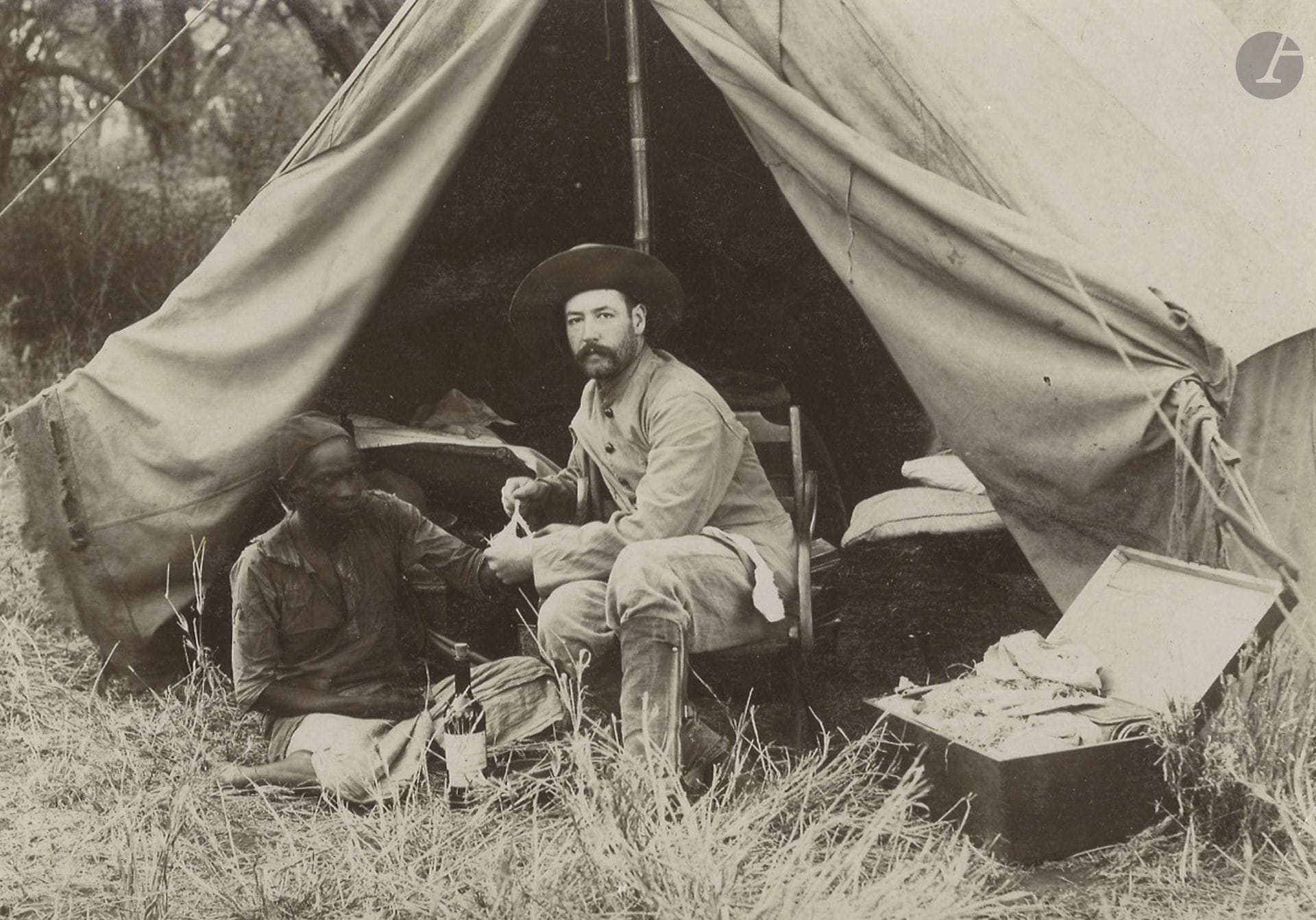 Photographe de la mission
Voyage de Joseph Chanel en Afrique orientale, c. 1894.
L'explorateur Joseph Chanel devant sa tente dans le campement de Rhombo. Horace Right, le cuisinier de la mission. Ascension du Kilimanjaro avec le père Gommenginger.
Quatre épreuves sur papier citrate.
Format moyen : 11,5 x 16,5 cm

Trois des quatre épreuves sont également présentes dans l'album du voyage de Joseph Chanel, conservé dans les collections de la Bibliothèque nationale de France.