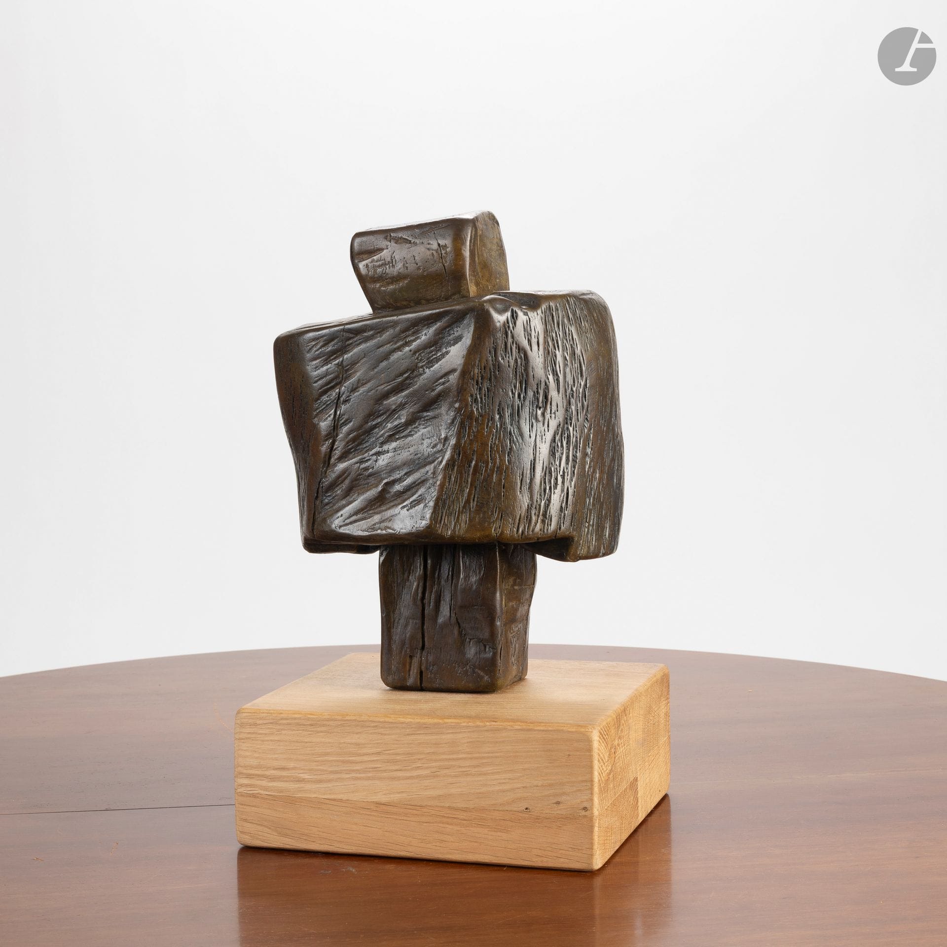 Kepa AKIXO, known as ZIGOR (born in 1948)
Gizon - Man, 2008
Original bronze cast. 
Signed and numbered 4/8 on the base.
H.: 38 cm - L.: 25 cm - W.: 20 cm

Provenance: 
Acquired directly from the artist. 

A certificate of authenticity will be provided to the buyer.

This lot comes from the Grand Hall of the Château d’Arcangues.