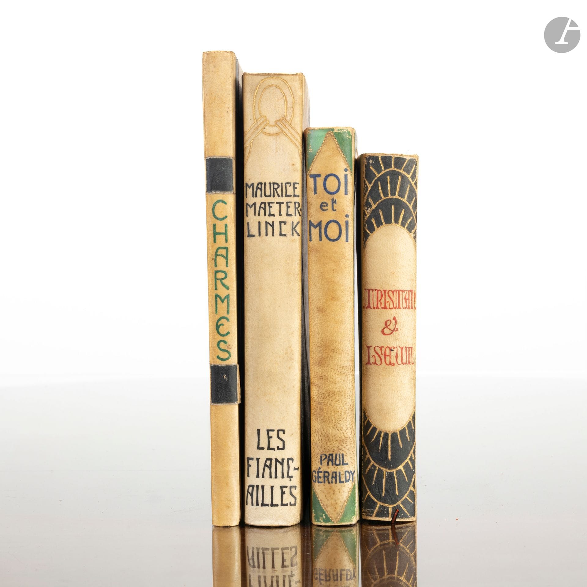 Quatre volumes : 
- GÉRALDY (Paul), Toi et Moi, nouvelle édition, Éditions G. Crès et Cie, 1925. 
- BÉDIER (Joseph), Le Roman de Tristan et Iseut, L'Édition d'art, 1924. 
- MAETERLINCK (Maurice), Les Fiançailles, Eugène Fasquelle, 1922. 
- VALÉRY Paul, Charmes, Editions de la nouvelle revue française, 9e édition, 1922. Exemplaire agrémenté d'un envoi autographe de l'auteur 
et d'un ex-libris de la bibliothèque du château d'Arcangues.  
(Usures).

Ce lot provient de la bibliothèque du château d'Arcangues.