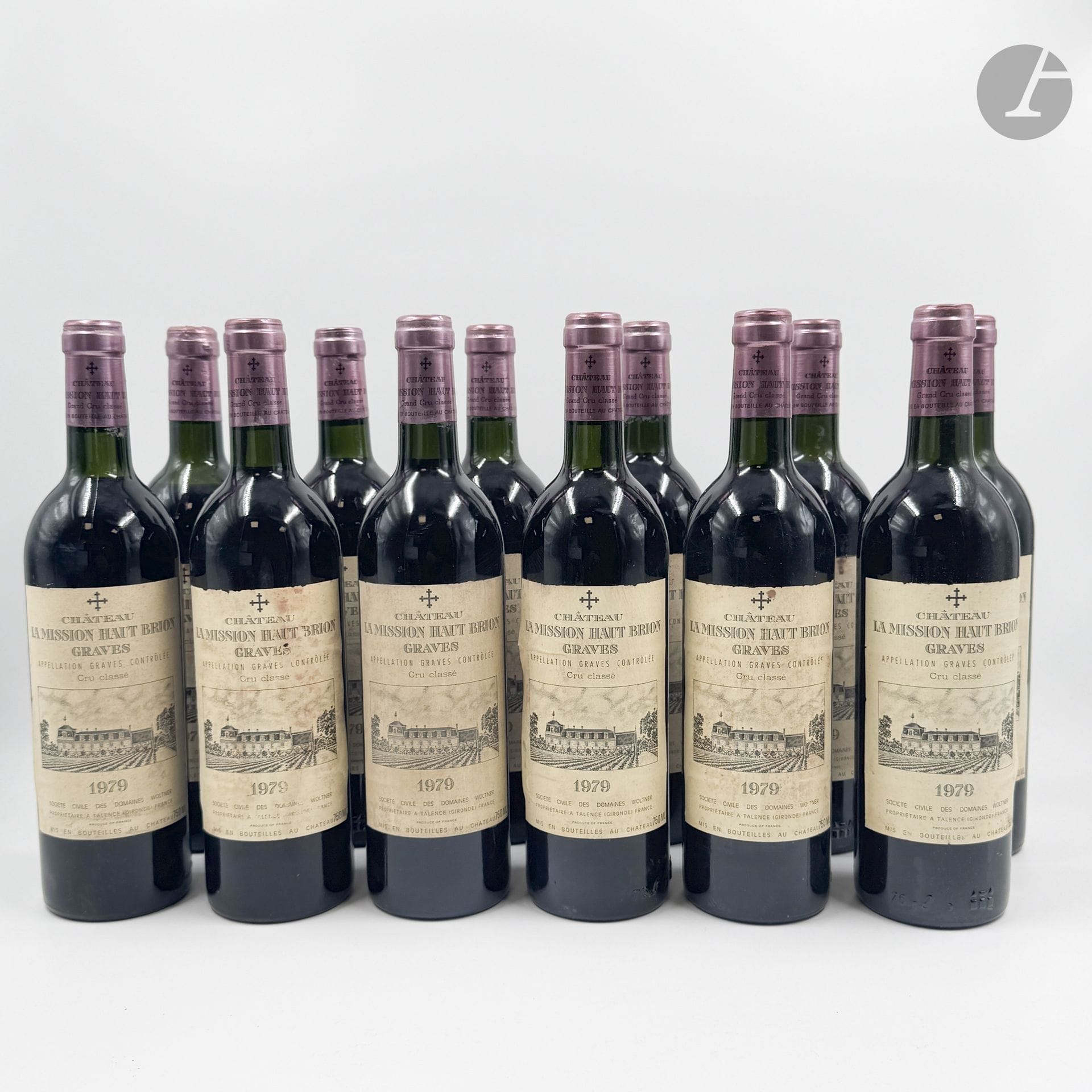 12 B CHÂTEAU LA MISSION HAUT-BRION (9 T.L.B.+ ou mieux; 1 T.L.B; 1 H.E.+ et 1 H.E; e.t.h. dont 6 e.l.a.; c.c. légères; 2  c.l.a. légères), CC Graves, 1979
