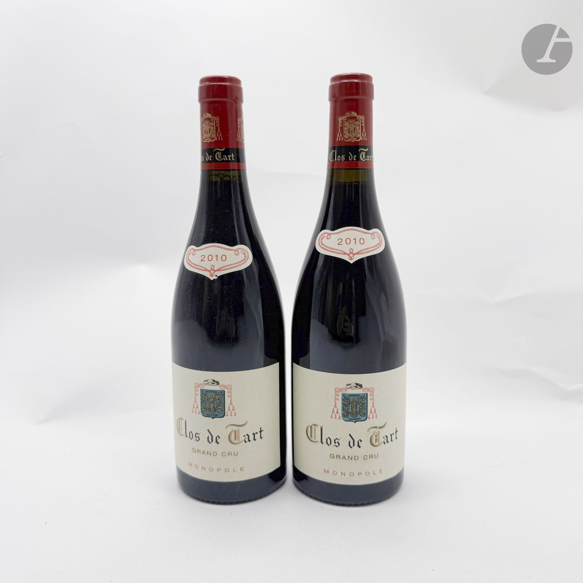 2 B CLOS DE LA TART (Grand Cru) (1 accroc clm.), Mommessin, 2010