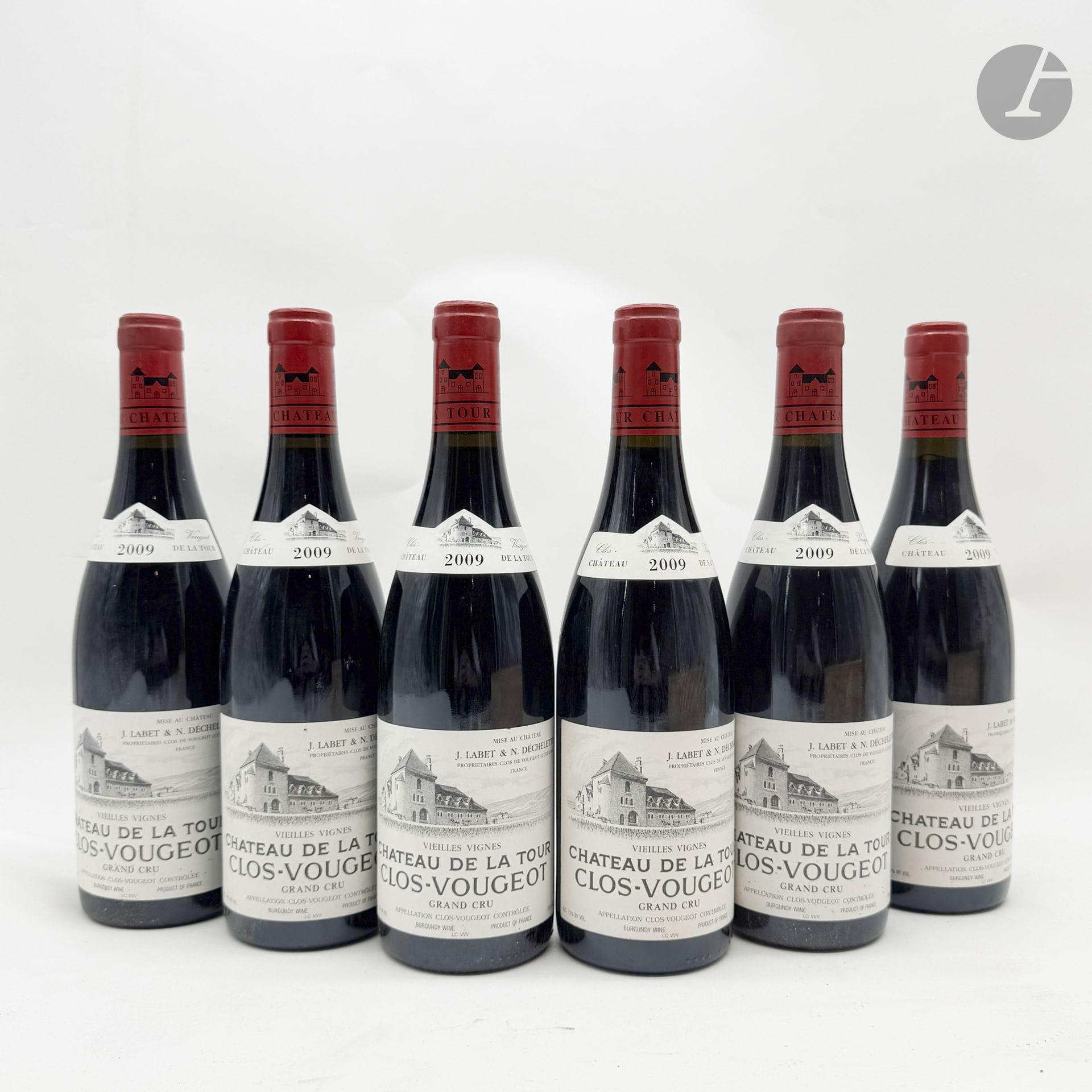 6 B CLOS-VOUGEOT VIEILLES VIGNES (Grand Cru) (Caisse Bois d'origine sans pavillon supérieur), Château de la Tour, 2009