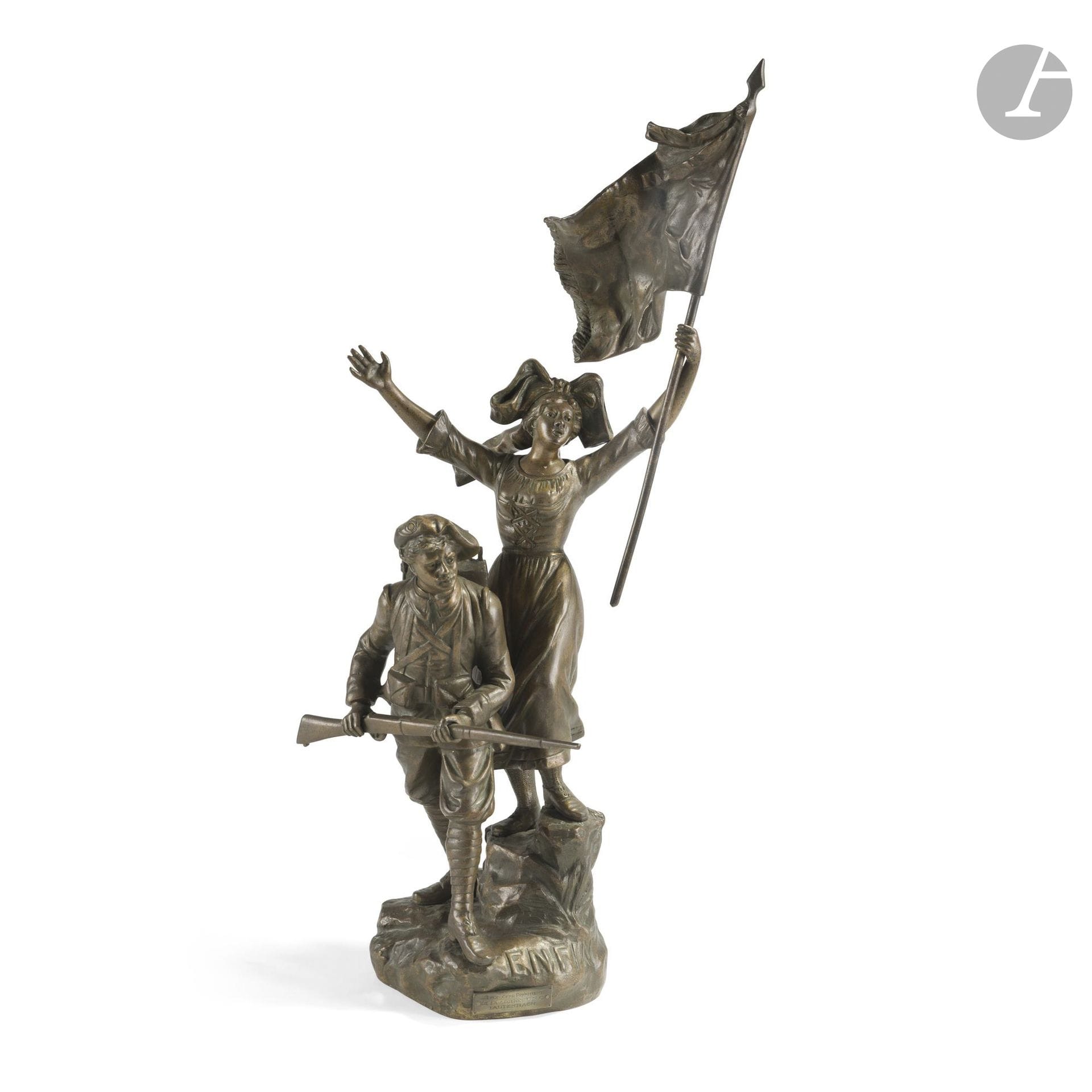 H. TREMO
« Le chasseur Alpin libérant l’Alsace : Enfin ! »
Grand sujet en bronze signé sur la terrasse. Avec cartouche gravé « à son cher Président de la section UNC Lautenbach ».
Hauteur totale : 52,5 cm
B.E.
Lautenbach, commune alsacienne décorée de la croix de guerre en 1921.