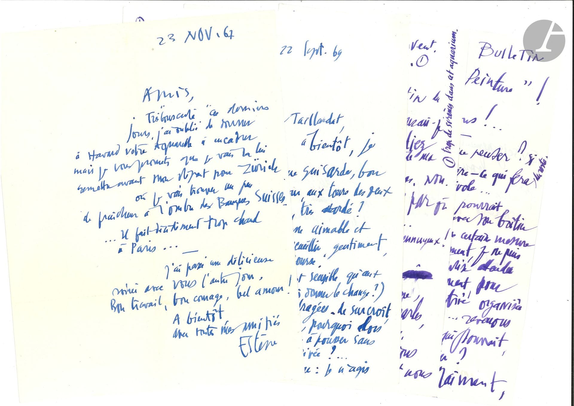 Maurice ESTÈVE (1904-2001). 13 L.A.S., 1967-1972, au peintre Philippe Taillardat et son épouse Colette; 37pages in-4 et in-8 (dont 3 cartes postales), enveloppes.

Longue et belle correspondance amicale et artistique, au ton souvent fantaisiste et ironique.
1969. – 2 février: «Bon. Bon. C’est Bon. Fumons le calumet de la Paix dans l’euphorie et relisons Unamuno (intéressant ce petit bouquet, merci, je vous le rendrai à notre prochaine rencontre). Au Balzar, nous demanderons au garçon votre “drapé d’Offensé” et, l’ayant retrouvé, nous lui en ferons présent avec générosité afin que de Frégoli – dit aussi le Père Pipi – il se souvienne, entre deux tables servies de Marennes…»… – 23 avril: «Dans les brumes du petit matin il me semble que j’ai été un peu trop… ironique. […] Sans doute étais-je resté pendant quelque temps muet et taciturne excessivement, muré entre les murs de la Tour d’Ivoire du Prince […] Excusez, Philippe, mon alacrité à l’égard de “Frégoli” et mes faiblesses pour certains dessins de Millet qui me font songer à ceux de Seurat, parfois… Mais nous pourrons toujours fumer le calumet de la Paix devant Daumier»… – 13 septembre: «“On dit” que les Léger de la collection Nathan Cummings exposés actuellement à Galliera sont très beaux […]. “On dit” aussi que l’art paléolithique au château de Saint-Germain en Laye mérite le voyage»… – Culan 22 septembre: «Le soleil du Berry, à cette température, me dévore. Déjà, les eaux de Bourbon m’avaient fait le plus grand mal […] Ce “Bulletin du Salon de la jeune peinture”, Philippe, que vous ai-je donc fait pour que vous m’invitiez à le lire? J’ai beau chercher dans les couloirs de ma petite bibliothèque sorbonnarde, je ne vois pas […] par où j’ai pêché pour mériter ce pain sec… Que c’est vieux! Que c’est ennuyeux! Pas un brin de muguet d’humour, hélas. […] Pourquoi l’Ecole des Beaux-Arts et l’Institut très loin, sur la ligne bleuie des Vosges, restèrent la Terre Promise insurmontable, enviée, dédaigneuse, devant nos espoirs qui ne furent que mirages?»...
25 janvier 1972: «Quant à votre époux, dont le silence est inquiétant (aurait-il contre moi quelques mystérieux griefs? m’en voudrait-il d’être revenu sous le manteau d’alcôve de notre Sainte Mère l’Eglise? ou de m’obstiner à ne vouloir me laisser enrégimenter dans l’armée de l’abstraction, de l’informel collectif ou de l’individuelle Figuration?... m’en voudrait-il encore de peindre à l’ombre du drapeau Noir alors qu’il couvre des toiles à Lakrylyke (sasé kri komessa?) sous des drapeaux anti-Dreyfusards bleu, blanc, rouge?»… Etc.