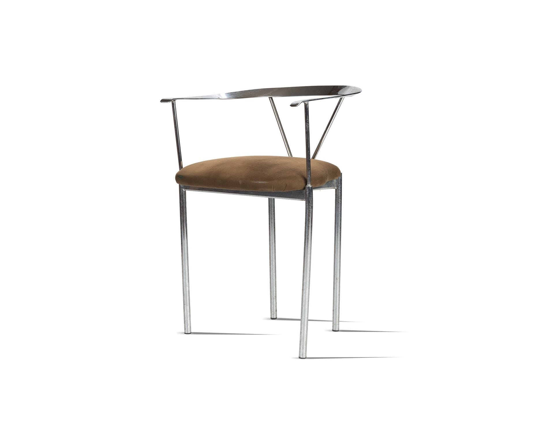 CATTELAN Italia
Une chaise en métal chromé. 
Fin XXe siècle.
H. : 71 cm - L. : 56 cm - P. : 38 cm
(Oxydations, un pied tordu).