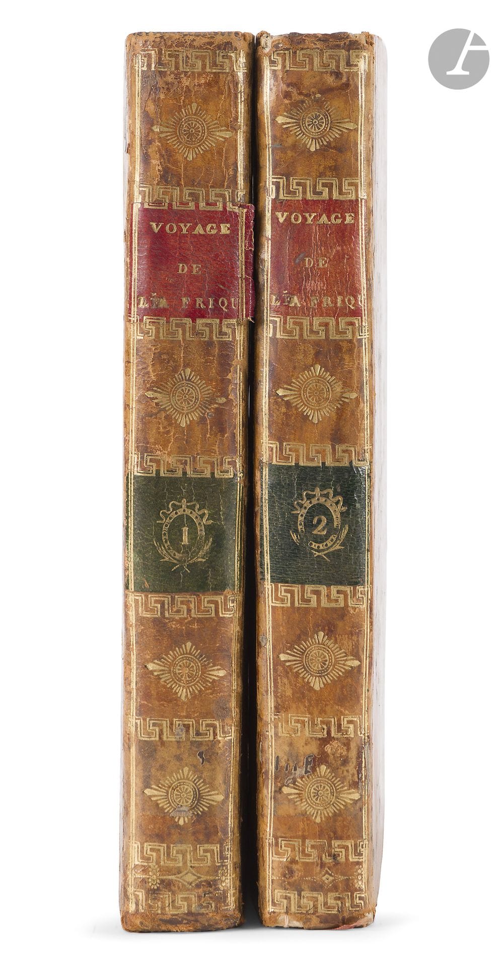 PARK (Mungo).
Voyage dans l’intérieur de l’Afrique, fait en 1795, 1796 et 1797… Avec des éclaircissemens sur la Géographie de l’intérieur de l’Afrique, par le Major Rennell.
Paris : Dentu, Carteret, Tavernier, An VIII [1800]. — 2 volumes in-8, 195 x 122 : portrait, xij, 411 pp., 1 carte, 3 planches ; (2 ff.), 376 pp., 16 pp. de cat., 1 planche, 2 cartes. Veau marbré, dos lisse orné, tranches jaunes (reliure de l’époque). 
Première édition française, dans la traduction de Jean Castéra, du récit complet du voyage de l’écossais Mungo Park (1771-1806).
Ce dernier avait été commandité par l’African Association pour se rendre en Afrique afin de continuer l’exploration commencée en 1793 par le Major Daniel Hougton, mort avant d’avoir terminé sa mission. Mungo Park fut alors le premier occidental à explorer le Niger ce qui est raconté dans son récit où l’on trouve également des informations uniques sur le marché des esclaves.
L’édition est illustrée d’un portrait de Mungo Park gravé par N. Courbe en frontispice, de 5 planches dont 2 de botanique et 3 de vues, ainsi que de 3 cartes dépliantes : Route de Mr Mungo Park, depuis Pisania sur la Gambie jusqu’à Silla sur la Joliba ou Niger avec la route du retour par le Sud à Pisania Dessinée par le Major J. Rennell (les parcours sont en couleur). - Carte des variations de la Boussole dans les Mers qui entourent l’Afrique. - Carte Où l’on voit les nouvelles découvertes dans le Nord de l’Afrique, tracée par le Major J. Rennell en 1798.
Exemplaire provenant de la bibliothèque du cartographe Jean-André Dezauche qui l’a enrichi du catalogue de l’éditeur de l’époque, de 16 pages, où se trouve décrit l’ouvrage.
Quelques frottements d’usage aux reliures, petits manques aux coiffes du second volume. Intérieur parfaitement conservé malgré une restauration aux deux premiers feuillets du second volume.
Provenance :
Jean-André Dezauche, avec ex-libris.