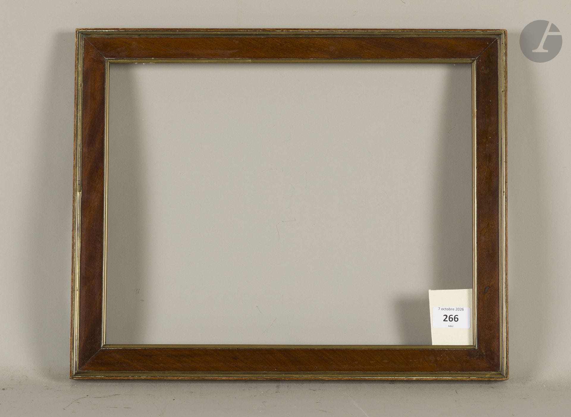 Wooden frame and brass molding. Early 19th century. 28.8 x 37 cm - Profile : 3.3 cm  
Dimensions at the bottom of the rebates : 30.5 x 38.8 cm