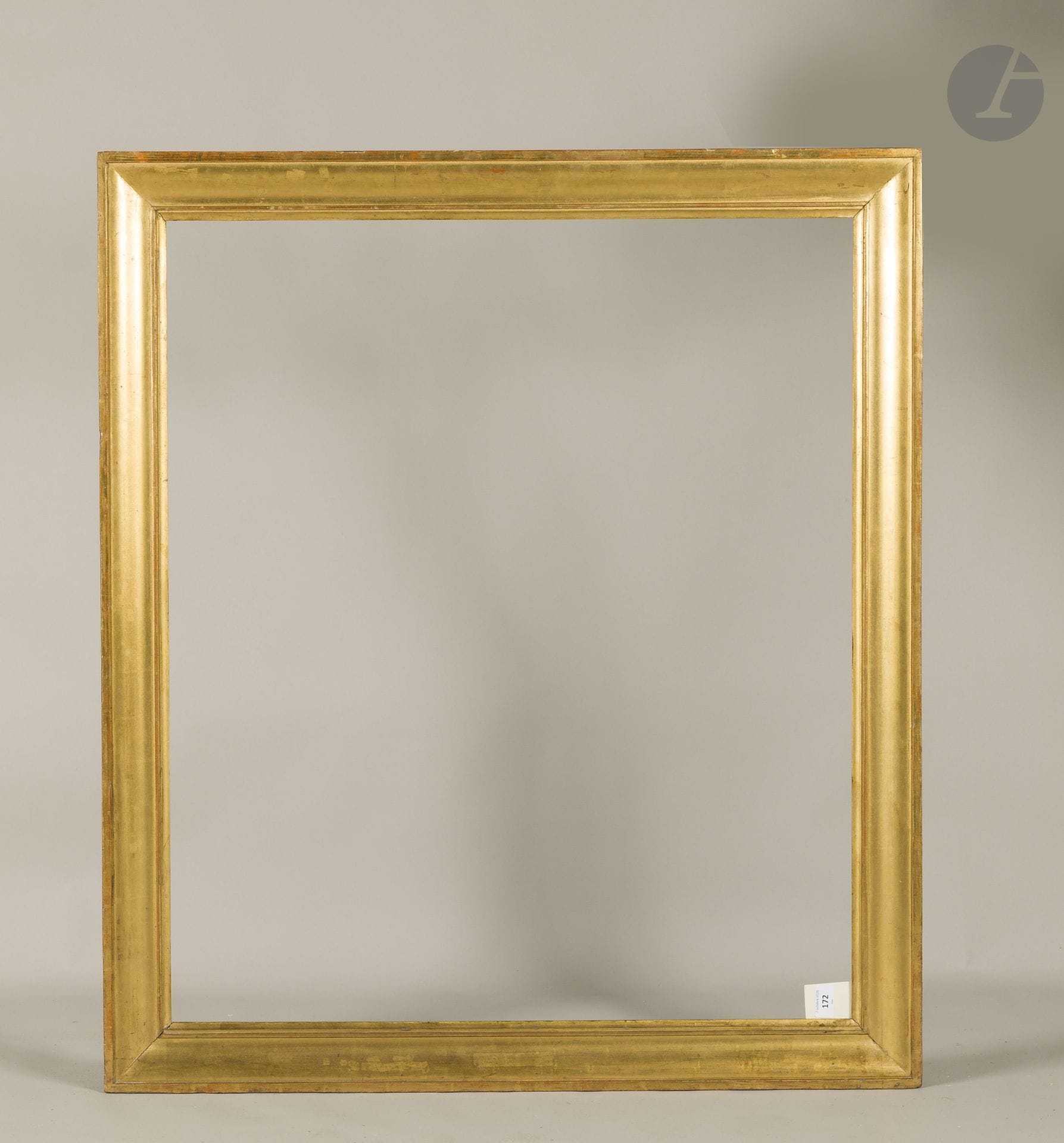 Molded and gilded wooden frame. Italy, early 19th century. 78.4 x 92.5 cm - Profile : 8 cm  
Dimensions at the bottom of the rebates: 81 x 95 cm