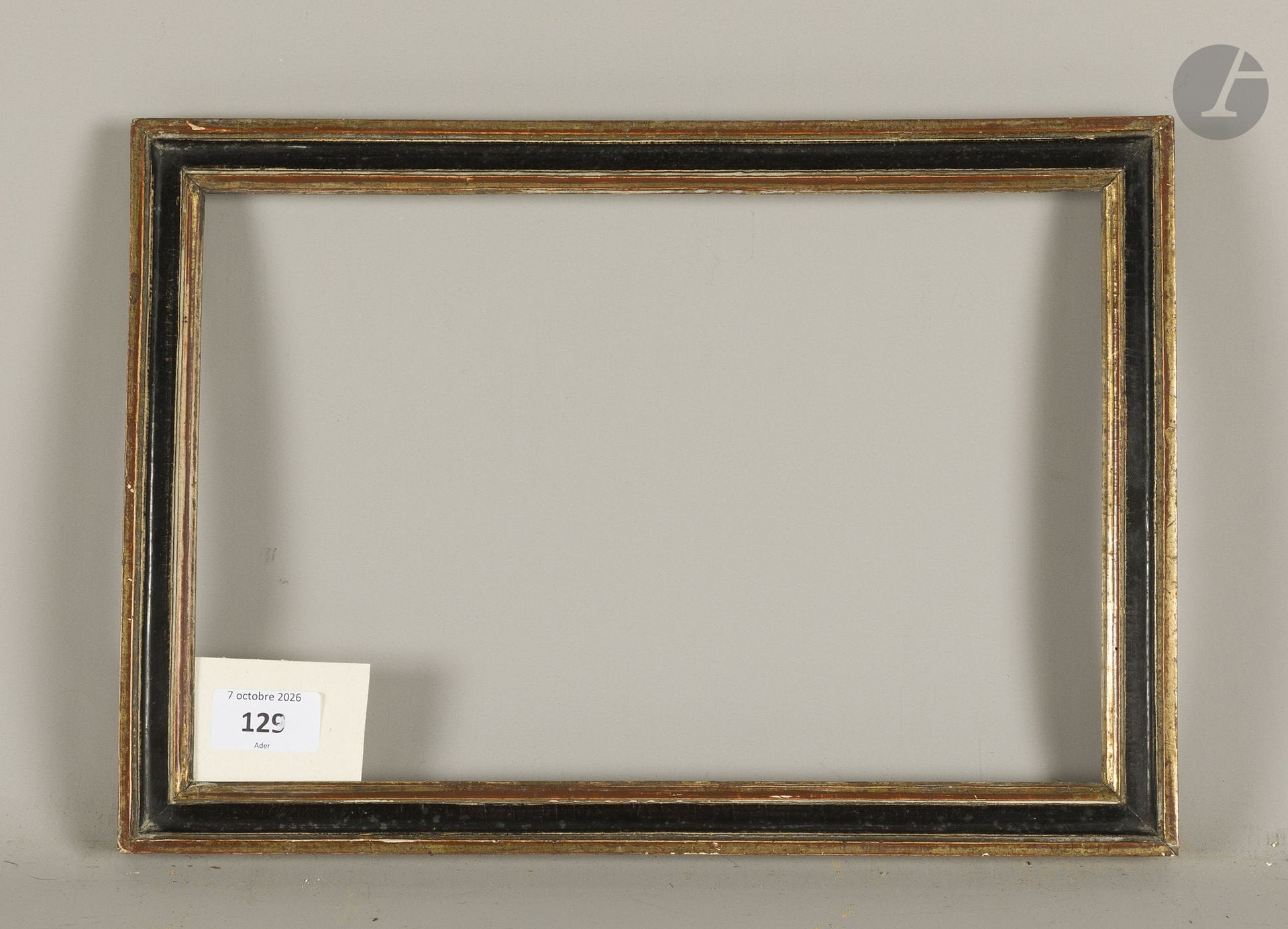 Black and gold molded wooden frame. Late 18th century. 20.8 × 31.8 cm - Profile: 2.7 cm (4P) 
Dimensions at the bottom of the rebates: 22.3 × 33.4 cm
