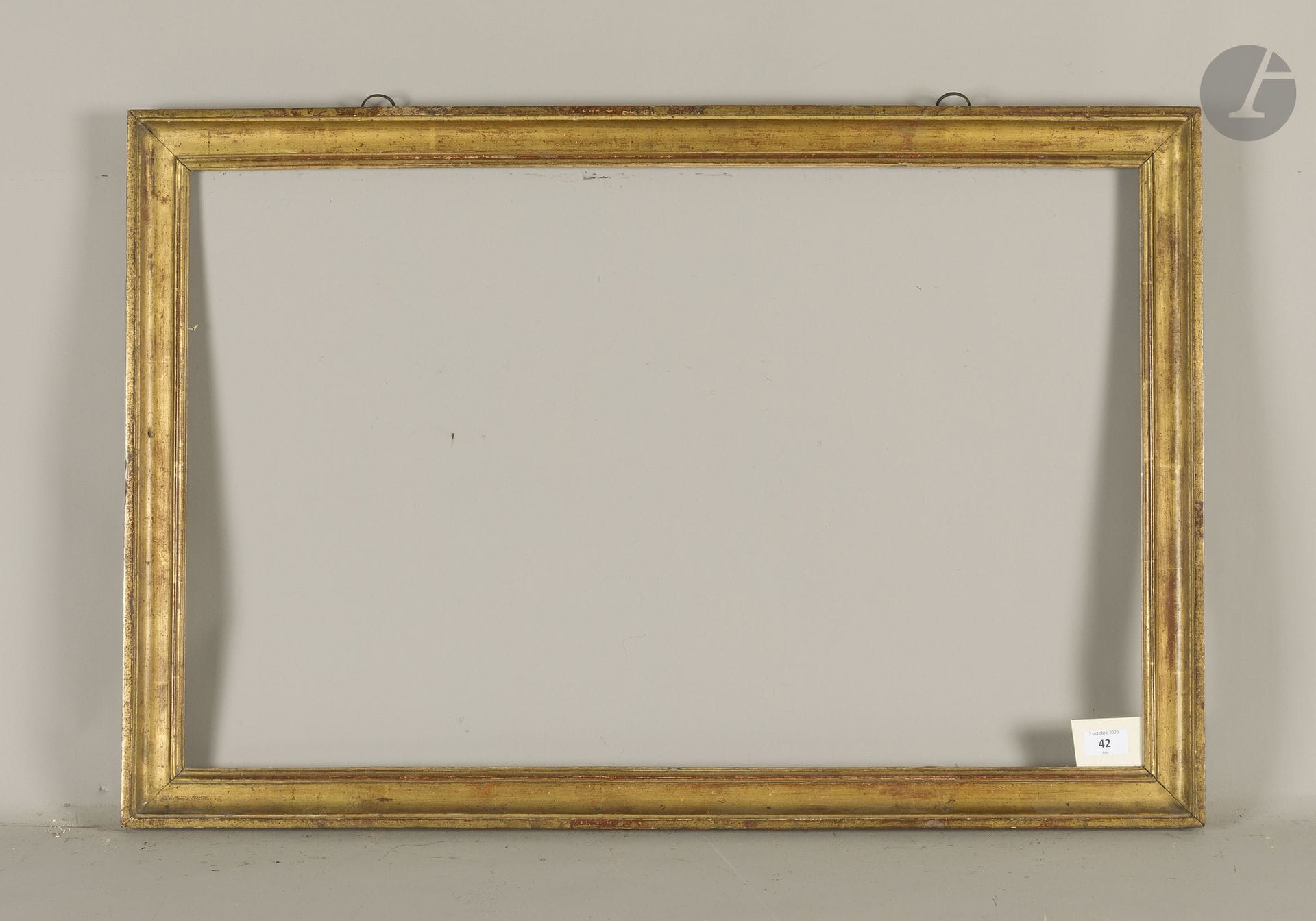 Molded and gilded oak frame. Louis XVI period. 51.9 x 82.7 cm - Profile : 4.8 cm  
Dimensions at the bottom of the rebates : 54 x 85 cm