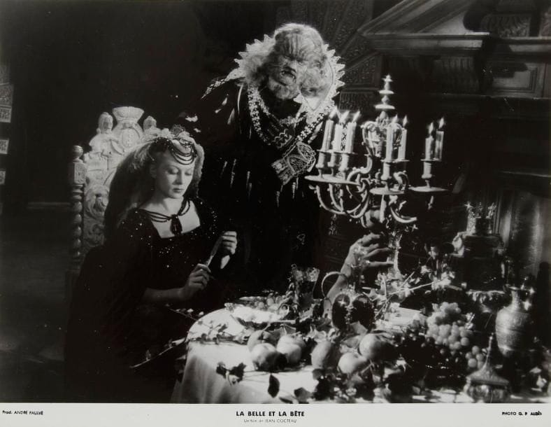 [Jean COCTEAU]
42 Photographies du film La Belle et la Bête, [1946]; tirages argentiques, la plupart 21x27cm Magnifique film de Jean Cocteau, avec Jean MARAIS et Josette DAY. 3 belles photographies d'exploitation, au nom du photographe ALDO ou ALDèS; 7 photographies de tournage; et beaux photogrammes du film, magnifiquement photographié par Henri ALEKAN