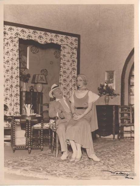 Lucien WALÉRY (1863-1935)
7 Photographies de Nono, [1931]; tirages argentiques sépia d'époque, signés par le photographe en bas à droite avec son cachet encre au dos. 23x29cm (6) et une 23,5x18cm Reprise de Nono (1905) le 28 février 1931 au Théâtre de la Madeleine par Sacha Guitry, Yvonne Printemps et le jeune Pierre Fresnay. ON JOINT le programme