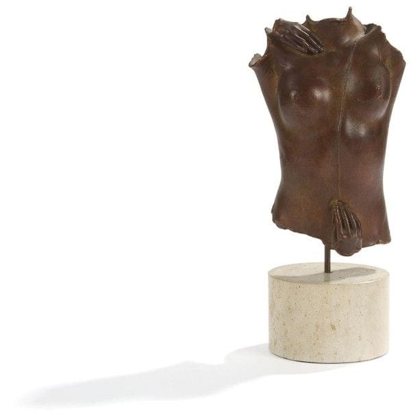 Igor MITORAJ (né en 1944)
Kea, 1979
Sculpture en bronze patiné.
Signée. 
Édition Artcurial à 250 exemplaires.
Hauteur : 20 cm