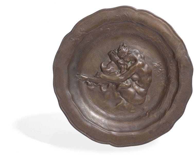Jules DESBOIS (1851-1935)

Ève au serpent, circa 1900
Plat creux au décor central en haut-relief.
Épreuve en bronze à patine médaille.
Fonte d’édition ancienne, vers 1900.
Signé J. DESBOIS dans le décor.
Diamètre : 27,5 cm