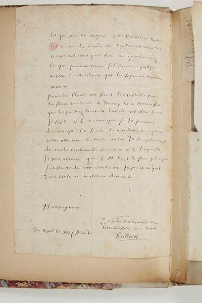 Financiers. L.A.S. et 2 L.S.; 2 pages in-fol. avec adresse, 1 page in-4, et 1 page et demie in-4 avec adresse et cachet de cire rouge aux armes, les deux premières montées sur onglets (avec cachets de collection Archives Victor de Swarte) dans un volume in-fol. dos vélin (rel. usagée). Bel et rare ensemble de grands financiers.{CR} * Claude de Bullion (1569-1640, Surintendant des Finances, président à mortier du Parlement de Paris). L.A.S., Rueil 31 août, au cardinal de La Valette, intendant général de l'armée du Roi. L'affaire du demi-quartier des compagnies de gendarmes est réglée. «Quant au fonds de la monstre j'estime qu'il est tel que VE aura subjet de contentement y ayant encores en fonds de la monstre derniere de dix-huit mil ll auquel nous n'avons touché. D'ailleurs nous estimons qu'aurez avec la monstre les IIIc mil ll de M. le Duc de Veymar et que par ce moyen on remettra entre les mains du commissaire de l'extraordinaire les vingt mil escus qu'il dit avoir advancez [...] Pour les bleds on faict l'impossible pour en faire voiturer à Nancy et à Mets affin que les puissiez tirer de l'un de ces deux lieux»...{CR} * Samuel Bernard (1651-1739, financier, il prêta des fonds à Louis XIV et à Louis XV). L.S., Paris 30 janvier 1702 : «je vous diray franchement qu'il ne me convient pas de donner des quittances pour semblables choses. Les Lettres de change que je fournis doivent servir de quittance, je fournis pour environ quarante millions de Lettres de change dans l'année, pour lesquelles on m'envoye des ordonnances que je reçois sans quittance. Elles sont payables au porteur sans endossement»... (anc. coll. Dubrunfaut).{CR} * Jean Pâris de Monmartel, marquis de Brunoy (1690-1766, financier). L.S., Sampigny 10 octobre 1729, à M. de Milsonneau. Lors de sa disgrâce : «je craignois veritablement que ce que je vous dois ne vous fît faute en tout ou partie c'est le seul motif qui m'a engagé à vous en rappeler le souvenir et à vous offrir ce que je pourrois vous donner à