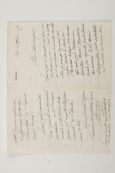 Marcelin BERTHELOT (1827-1907) chimiste et homme politique
8 L.A.S., Meudon et Paris 1884-1907, à son confrère et ami Jules Janssen; 15 pages in-8, qqs en-têtes du Sénat. 4 février 1884, à propos des bornes de l'Observatoire et du château de Meudon, et des projets du Domaine pour les bois... 28 décembre 1884. Il proteste avec chagrin contre le meurtre de la chatte blanche de son jardinier par les employés de l'Observatoire, «une petite bête qui m'était fort attachée [...] ils l'ont guettée et tuée exprès d'un coup de fusil, au moment même où elle sortait de mon établissement pour traverser la grille du Parc. Je ne parle pas de l'interdiction de tirer des coups de fusil dans le Parc qui nous est imposée par les Décrets d'attribution [...] je n'ai jamais souffert qu'on maltraitât aucun animal»... 3 janvier 1885. Il n'a pas cru à une intention malveillante pour le jardinier : «je crois que vos employés, gardes et photographes, se font un amusement cruel de tuer les pauvres bêtes qui passent à leur portée»... 9 juillet 1888, en envoyant l'extrait des Tableaux de thermochimie [...] je me suis borné à donner les tableaux relatifs aux composés formés par les éléments, et aux sels»... 9 novembre 1896. Hommage de son livre Science et morale : «Je ne croyais pas avoir excité à ce degré votre sympathie par ma pauvre prose»... 25 septembre 1896. Il souhaite son avis, avant de se porter candidat à remplacer feu M. Fizeau comme membre de l'Académie des Sciences au Bureau des Longitudes : «je ne voudrais pas courir le risque ni d'un échec, ni même d'une lutte, étant donné le caractère essentiellement modérateur de mes fonctions académiques. Mais je crois avoir des chances de succès, si les membres de votre autorité veulent bien m'appuyer»... 19 mai 1906. Il tâchera d'aller à Meudon dès que possible; lundi il est pris par la Commission de prix... 27 février 1907. Il n'a pas à intervenir entre la commune de Meudon et son confrère. «Mais je pense qu'il y aurait lieu de faire intervenir le Ministre de l'Instruction Publique et le Domaine, afi