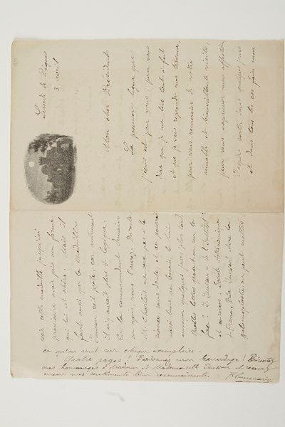 Camille FLAMMARION (1842-1925) astronome
30 L.A.S., une L.A. sur carte de visite et une L.S., Paris, Juvisy et Nice 1878-1907, à Jules Janssen; 85 pages la plupart in-8, nombreux en-têtes de la Société Astronomique de France, la revue L'Astronomie ou l'Observatoire de Juvisy, qqs vignettes. Belle correspondance scientifique, où il est notamment beaucoup question de la Société Astronomique de France fondée par Flammarion en 1887.{CR} 15 janvier 1878. Demande de précisions sur le nouvel Observatoire de Meudon : «Vos éminents travaux l'ont rendu immédiatement assez célèbre pour que [...] tout le monde sache, à quels objets d'étude spéciaux vous le consacrez»... 24 janvier 1881. Il lui sait gré de l'attention accordée à «l'étoile qui vient de me tomber du ciel. Vous êtes un véritable ami de la science, et vous comprenez qu'on puisse aimer la science pour elle-même et non pour les avantages ou les intérêts de la célébrité. Combien la rénovation des études solaires qui vous est due ne nous passionne-t-elle pas davantage encore pour les contemplations astronomiques ! Quelle voie n'ouvre-t-elle pas à la pensée anxieuse qui cherche à saisir et à comprendre le grand souffle de vie qui rayonne de tous les soleils de l'univers !»... 15 octobre 1881. Demande de conseils pour un projet dont la réalisation «peut avoir une certaine influence sur le développement de l'instruction astronomique en France»... 15 novembre [1892]. «Avez-vous eu le temps de parcourir Mars ? - On me faisait remarquer ces jours derniers que l'Académie des sciences ne m'a jamais honoré de l'un de ses prix, quoique j'aie déjà pas mal travaillé pour les progrès de l'astronomie physique»... 24 décembre 1892. Il a envoyé «le magnifique projet d'observatoire au Mont Blanc» à l'imprimerie, pour «l'annuaire astronomique» de L'Astronomie... 25 mars 1893. Il réclame la «magnifique conférence» de Janssen pour le «premier trimestre» de la revue de la Société astronomique : «Quel désappointement pour tous si cette si importante étude manquait !»... 5 novembre 
