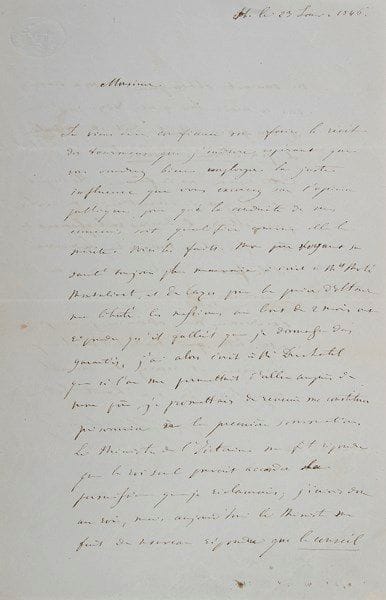 Napoléon III (1808-1873)
2 L.A.S., Ham 1842-1846; 1 page et demie in-8 et adresse, et 2 pages in-8. Très belles Lettres de la prison de Ham.{CR} 6 mai 1842, à M. Dubois. Il est fâché qu'il ne soit pas resté un jour de plus car «voilà ce que vous auriez pu voir : hier à 5 heures je montai sur le rempart pour me promener. Je fus bien étonné de voir toute la partie de l'esplanade qui est du côté de la grosse tour couverte de monde et de soldats du 40e qui étaient assis par terre probablement depuis longtemps et qui m'attendaient. Lorsque je parus, ce fut un hourra général tout le monde me saluant du geste et avec le chapeau ou mouchoir. Cependant comme ils étaient assez éloignés de moi, ils accoururent tous du côté de la demi lune et là près de quatre cent soldats et sous officiers défilèrent en me saluant avec respect et affection. J'ai appris qu'ils disaient tout haut : ah si nous avions été à Boulogne il ne serait pas là; d'autres disaient il n'y restera pas longtemps». Il a été très touché et flatté de cette ovation inattendue, dont il peut faire part à ses amis, mais il ne tient pas à ce que cela soit communiqué aux journaux...{CR} 23 janvier 1846. Il confie à son correspondant les tourments qu'il endure en captivité, en espérant que ce dernier pourra intervenir en sa faveur et influer sur l'opinion publique «pour que la conduite de mes ennemis soit qualifiée comme elle le mérite». Son père, en très mauvaise santé, a tenté d'obtenir sa liberté auprès de Molé, Montalivet et Decazes; il lui a été répondu qu'il fallait que son fils donne des garanties : «J'ai alors écrit à M. Duchatel que [...] je promettais de revenir me constituer prisonnier à la première sommation. Le Ministre de l'Intérieur me fit répondre que le roi seul pouvait accorder la permission que je réclamais». Puis, dans un second temps, il lui a fait savoir que «le conseil ne saurait obtempérer à ma demande car ce serait une grace déguisée et ma grace dit-il doit être méritée et franchement avouée !  Cette réponse est infame 