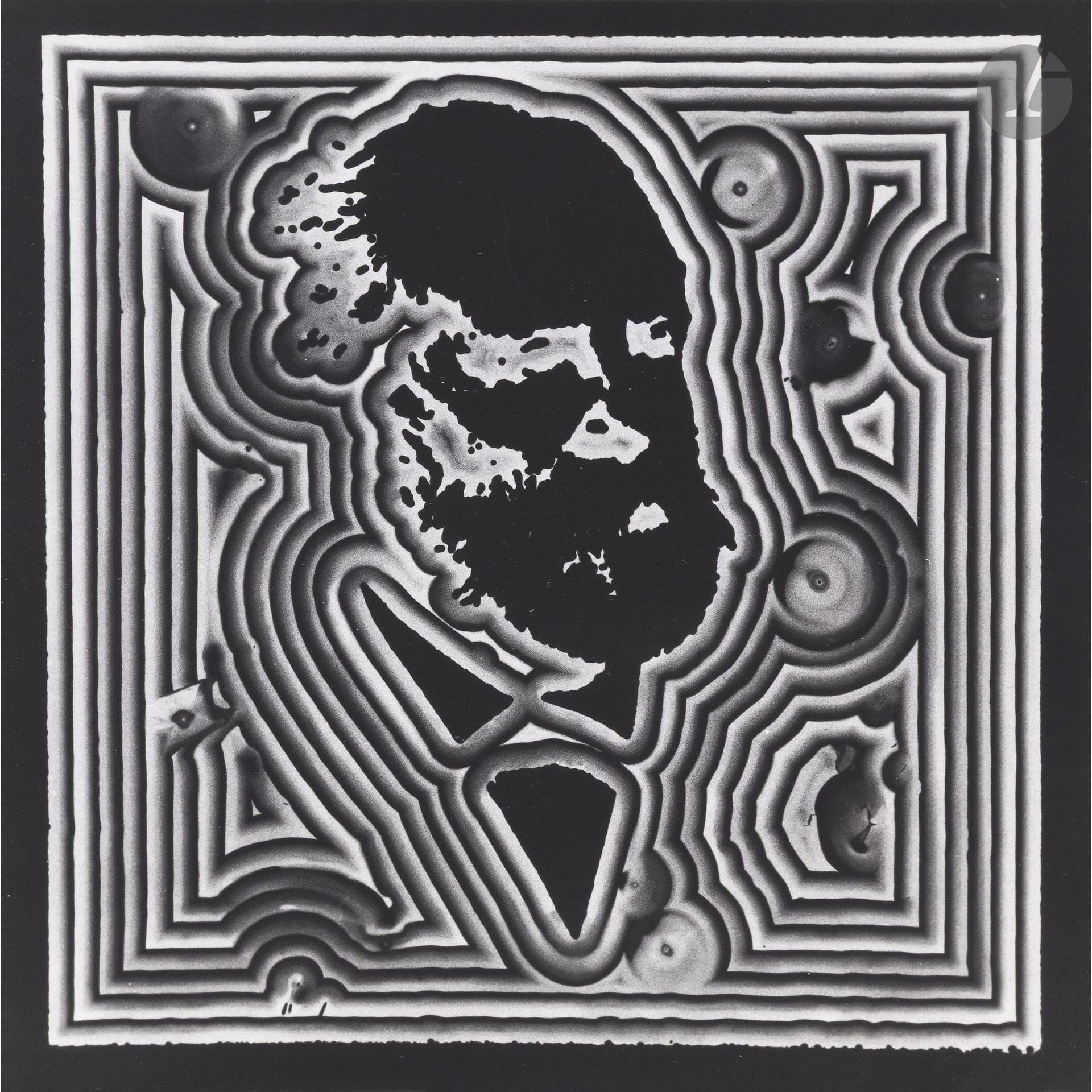 Pierre Cordier (1933-2024)
Hommage à Marey, 1975. 
Épreuve argentique d’époque, signée, titrée et datée et annotée « Photochimigramme, 27/9/78 II » à l’encre dans la marge à gauche. Tampon du photographe au verso. 
Image : 20 x 20 cm - Feuille : 20,3 x 25,3 cm