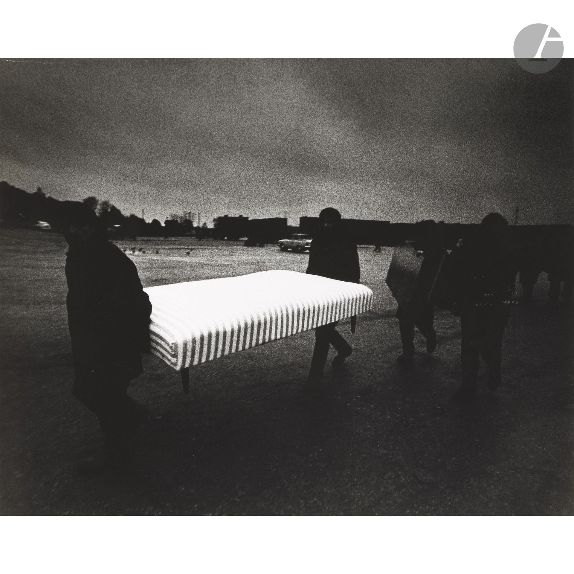 Aleksandras Macijauskas (1938)
Série In the market, c. 1970-1985. 
29 épreuves argentiques d’époque. Crédits du photographe, tampons « The Photography Art Society of Lithuanian SSR », tampons de concours, titres et dates aux versos. 
Formats : de 28 x 32 à 37 x 41 cm