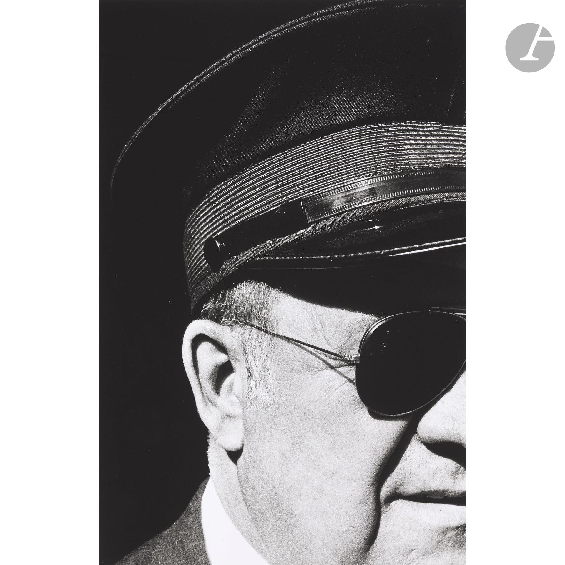 Ralph Gibson (1939)
Sans titre, de la série Quadrants, 1975. 
Épreuve argentique sur papier Agfa, signée au crayon au verso. Quelques cassures dans la gélatine dans la marge gauche. 
Image : 32 x 21,3 cm - Feuille : 35,5 x 28 cm