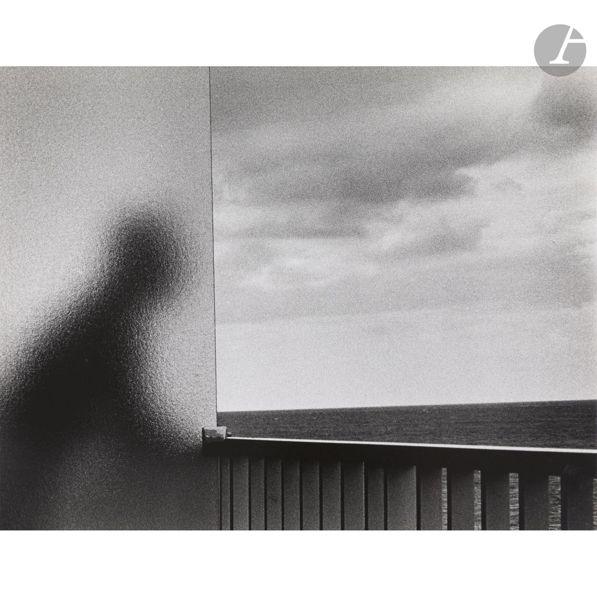 André Kertész (1894-1985)
Martinique, 1972. 
Épreuve argentique d’époque. Étiquette légendée et tampon de la Light Gallery, ainsi que des annotations à l’encre au verso. 
Image : 19,3 x 24,8 cm - Feuille : 19,5 x 25,2 cm