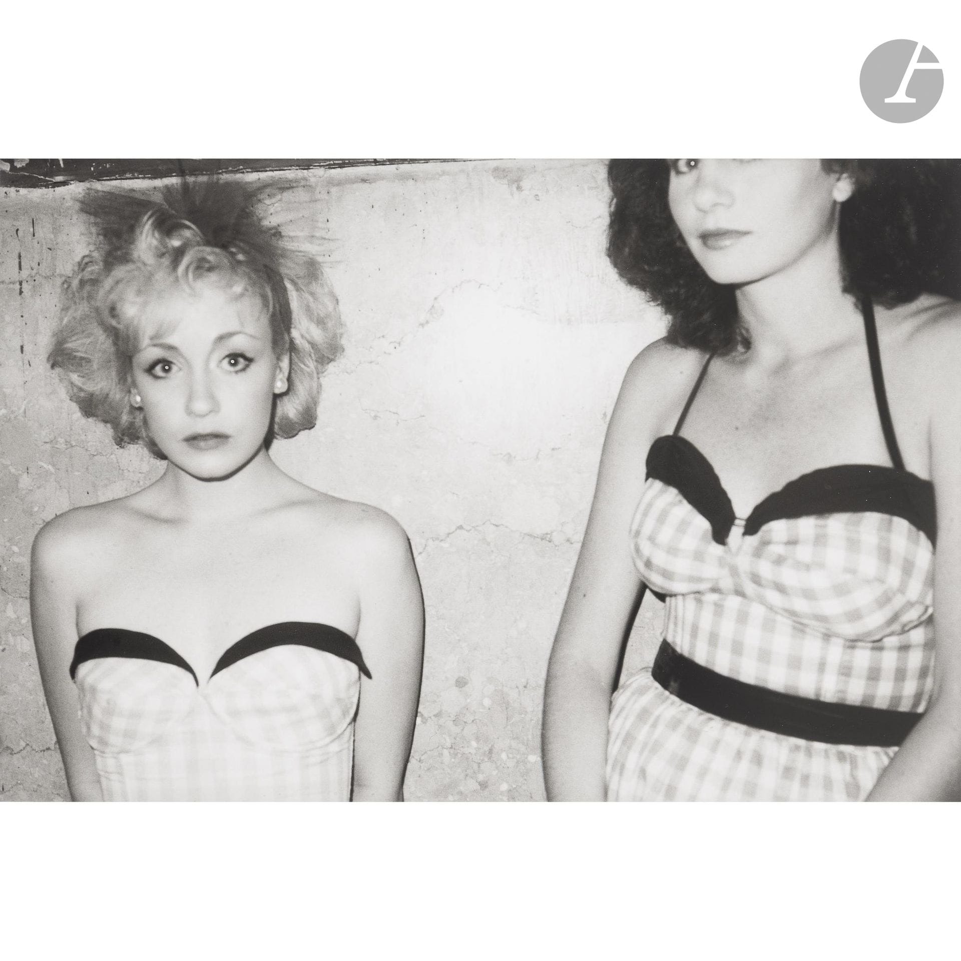 Gary Green (1956)
Unknown young women dressed almost alike, Peppermint Lounge. New York, c. 1980.
Épreuve pigmentaire sur papier Hahnemühle (2021), signée au crayon au verso. Édition à 5 exemplaires. Étiquette de la galerie Miranda au verso du cadre.
28 x 43,2 cm - cadre

Provenance : 
Galerie Miranda, Paris.