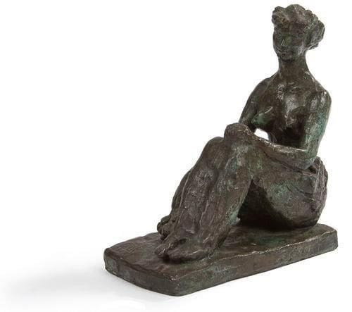Emile-Antoine BOURDELLE (1861-1929)
Femme assise aux pommes Épreuve en bronze à patine brun vert nuancé. Signée. Numérotée VII. Copyright Bourdelle. Cachet du Fondeur Clementi. Copie du certificat de Rhodia Bourdelle, fille de l'artiste. 15 x 16 cm