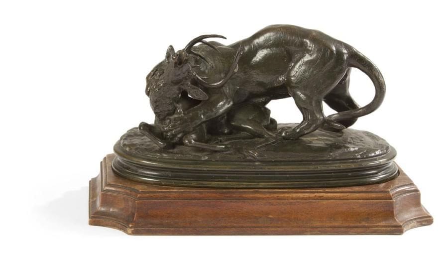 Antoine-Louis BARYE (1795 - 1875)
Tigre surprenant un cerf Bronze, épreuve ancienne, patine verte. Signé BARYE à l'arrière, sur le terrain Hauteur: 16 cm - Longueur: 31,5 cm - Largeur: 15 cm Référence bibliographique: M. Poletti, A. Richarme, Barye, Paris 2000, modèle répertorié sous le numéro A73, page 203